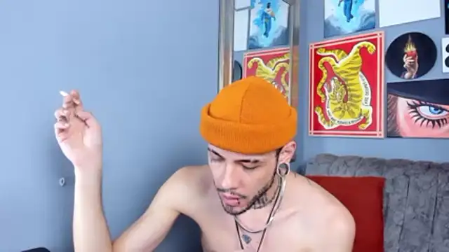 MurdockH online show from December 15, 11:13 pm