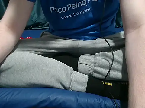 Snapshot of krissraw chatting on October 24, 3:41 am krissraw online show from October 24, 3:41 am