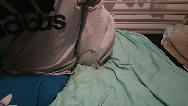 Snapshot of krissraw chatting on January 3, 11:01 pm krissraw online show from January 3, 11:01 pm