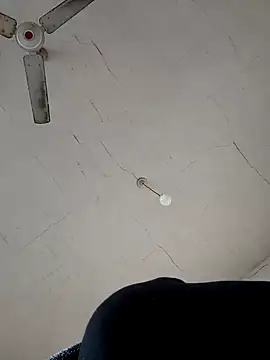 huzi518 online show from February 8, 12:06 am