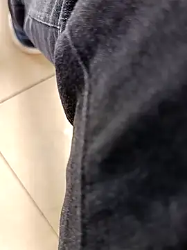 huzi518 online show from November 3, 7:45 am