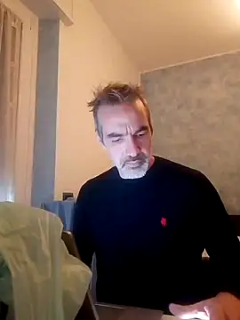 Snapshot of Marcolino183 chatting on January 8, 3:28 pm Marcolino183 online show from January 8, 3:28 pm