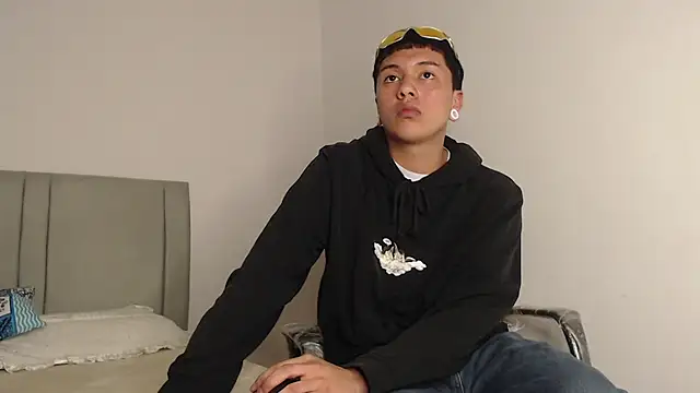 alex-lover online show from February 7, 2:40 am