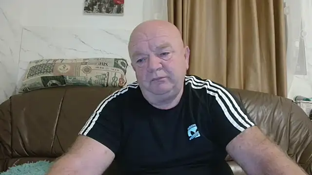 fullballs6 online show from November 10, 3:44 am