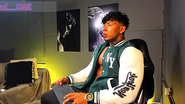 bradley smith online show from February 18, 4:43 am