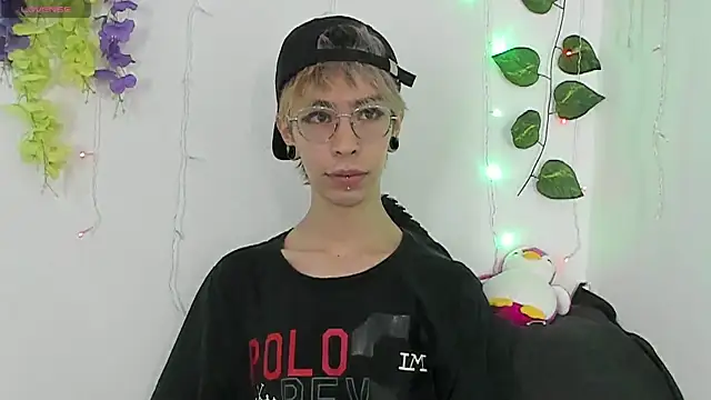  Jakke online show from January 3, 9:47 pm