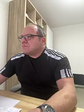 coupleLatinaLovers online show from February 25, 11:22 am