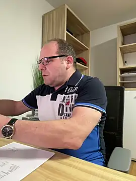 coupleLatinaLovers online show from March 17, 5:34 am