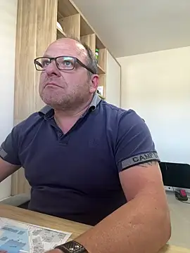 coupleLatinaLovers online show from April 22, 10:09 am