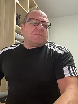 coupleLatinaLovers online show from October 6, 5:01 am