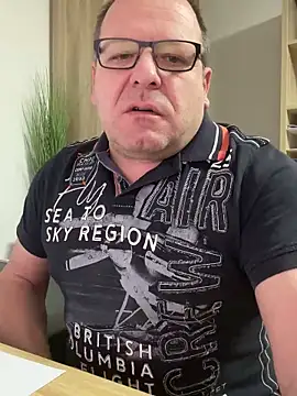 coupleLatinaLovers online show from February 21, 5:46 am