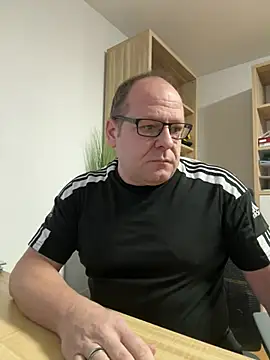 coupleLatinaLovers online show from December 27, 5:42 am