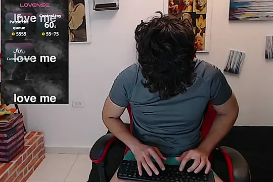 Snapshot of Angelo-cianuro- chatting on October 6, 10:36 pm Angelo-cianuro- online show from October 6, 10:36 pm