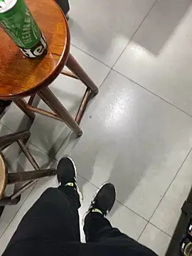 Snapshot of Hjsjsjsjjd chatting on September 14, 12:18 pm Hjsjsjsjjd online show from September 14, 12:18 pm