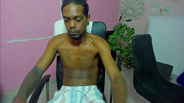 bigblackhotx1 online show from February 27, 11:00 am