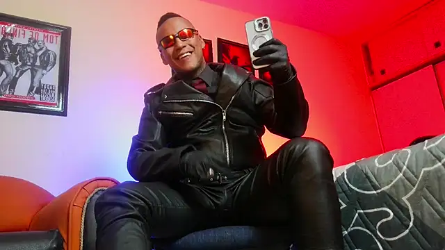 Leonnardo Jaramillo online show from September 19, 7:53 am