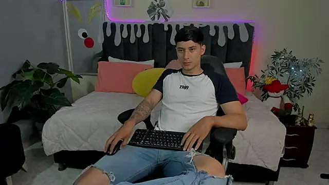 Damian23   online show from December 30, 12:20 pm