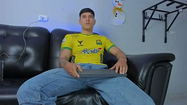 Damian23   online show from December 13, 9:36 am