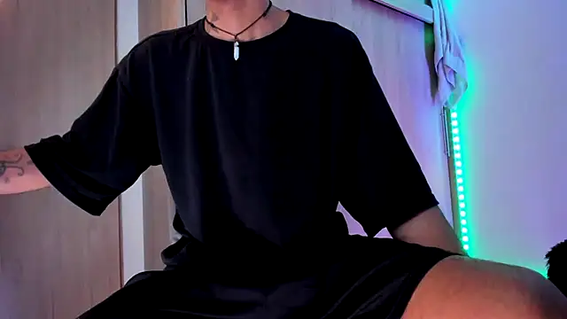 aldrinwhite online show from January 17, 6:44 pm