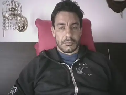 elkike1980 online show from May 11, 11:45 am