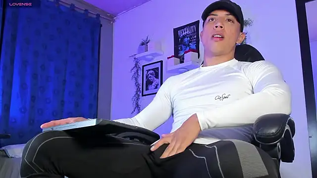 ThomsEvery  online show from January 15, 2:15 am