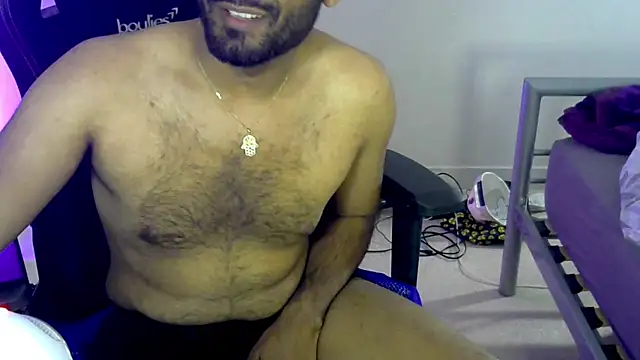 Snapshot of shadthebiguy chatting on October 29, 12:24 am shadthebiguy online show from October 29, 12:24 am