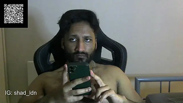 Snapshot of shadthebiguy chatting on December 25, 9:54 pm shadthebiguy online show from December 25, 9:54 pm