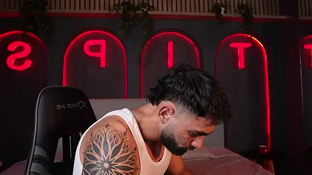 Austin bolt online show from November 8, 4:15 am