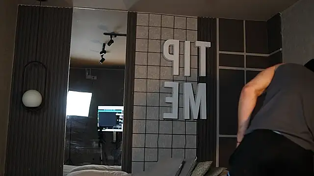 Austin bolt online show from February 17, 2:43 am