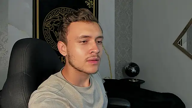 Desmon Clark online show from December 29, 7:06 am