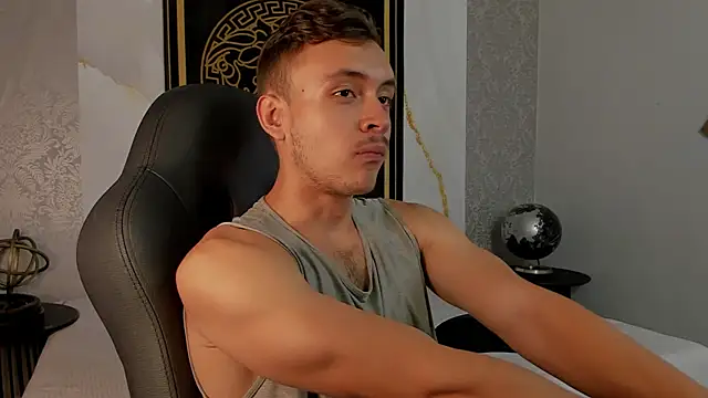 Desmon Clark online show from February 26, 4:47 am