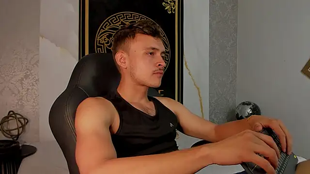 Desmon Clark online show from February 22, 3:34 am