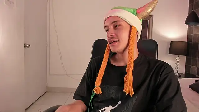 Desmon Clark online show from March 18, 7:23 am