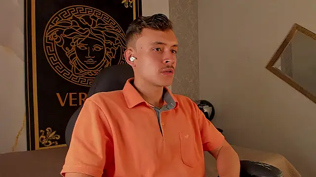 Desmon Clark online show from September 25, 11:24 pm