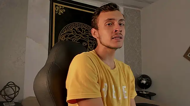 Desmon Clark online show from February 7, 7:59 pm