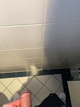 neilho1 online show from February 18, 12:17 pm