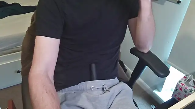 an4y8ot online show from March 31, 5:03 pm