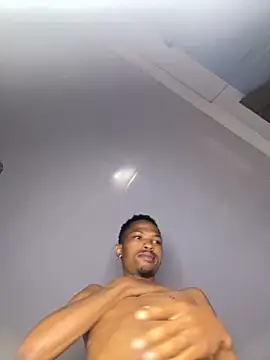 Snapshot of BlueIceCube chatting on January 7, 6:28 am BlueIceCube online show from January 7, 6:28 am