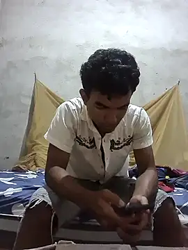 Snapshot of Reynold2608 chatting on January 7, 8:52 pm Reynold2608 online show from January 7, 8:52 pm