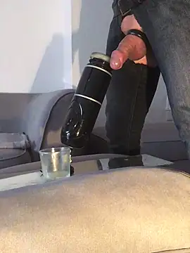 Snapshot of Inseminator69 chatting on December 10, 11:11 am Inseminator69 online show from December 10, 11:11 am