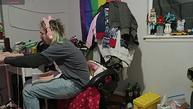 tallnerdyguy online show from February 7, 3:24 am