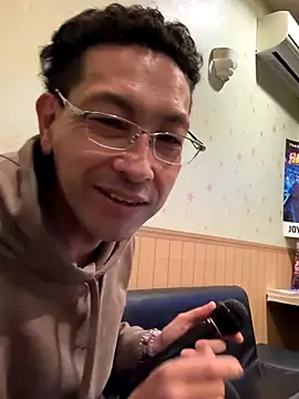 Hideen-real-face online show from October 30, 7:32 am