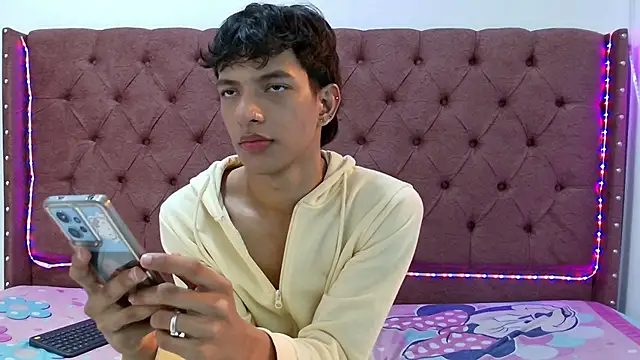 boys yourparty online show from January 18, 1:40 pm