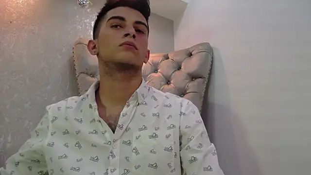 Snapshot of MrWilliseo chatting on December 13, 7:53 pm MrWilliseo online show from December 13, 7:53 pm