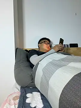 Snapshot of lixiaoshuai8 chatting on March 9, 2:21 pm lixiaoshuai8 online show from March 9, 2:21 pm