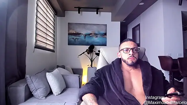 Snapshot of Maximo_Marcelo chatting on March 18, 1:01 pm Maximo Marcelo online show from March 18, 1:01 pm