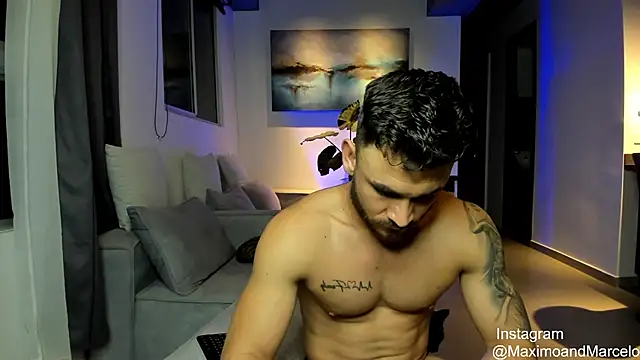 Snapshot of Maximo_Marcelo chatting on February 27, 12:08 am Maximo Marcelo online show from February 27, 12:08 am