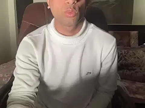 yourhero3466 online show from January 22, 6:31 pm