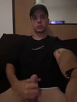 Snapshot of LatinStraight5 chatting on October 5, 10:58 pm LatinStraight5 online show from October 5, 10:58 pm