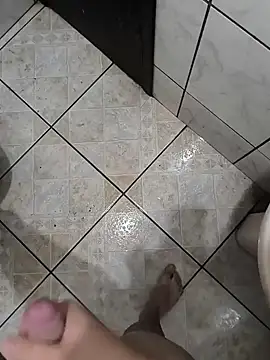 Snapshot of Lucadelas3453 chatting on December 2, 11:32 am Lucadelas3453 online show from December 2, 11:32 am